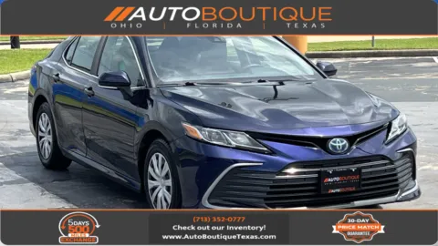 Blue 2022 Toyota Camry Hybrid LE for sale in Alvin, TX