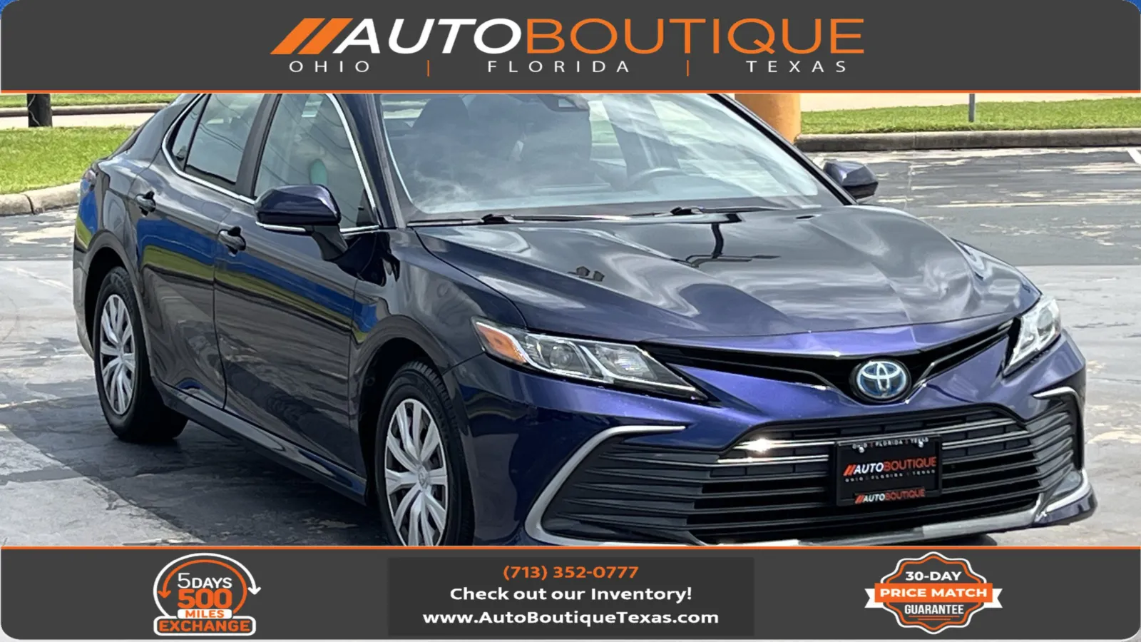Blue 2022 Toyota Camry Hybrid LE for sale in Alvin, TX