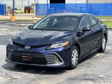 Another view of 2022 Toyota Camry Hybrid LE for sale in Alvin, TX at Auto Boutique Texas