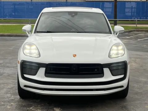 More photos of 2022 Porsche Macan S at Auto Boutique Texas, TX