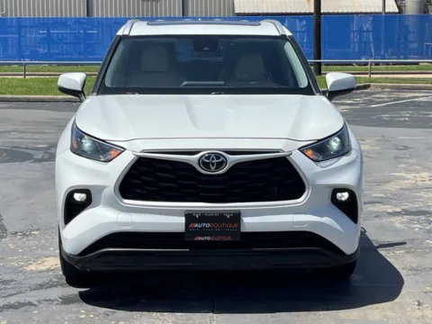 More photos of 2023 Toyota Highlander XLE at Auto Boutique Texas, TX