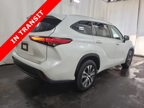More photos of 2023 Toyota Highlander XLE at Auto Boutique Texas, TX