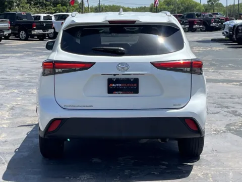More photos of 2023 Toyota Highlander XLE at Auto Boutique Texas, TX
