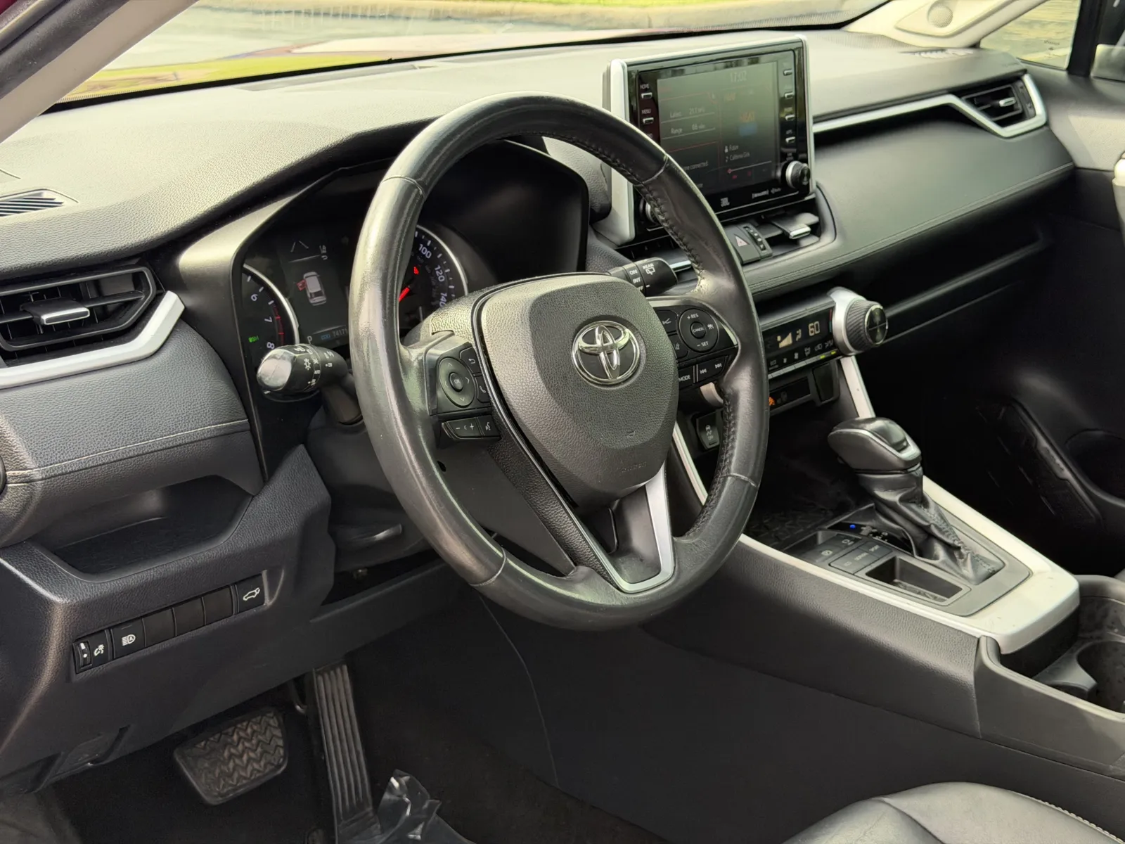 Toyota RAV4 photo 11
