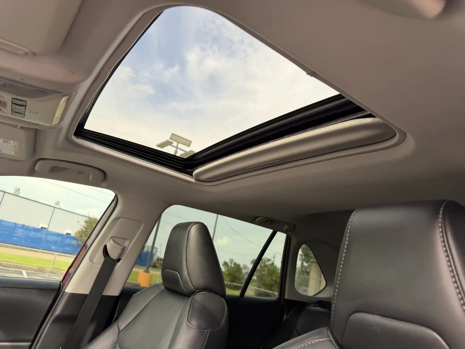 Toyota RAV4 photo 10