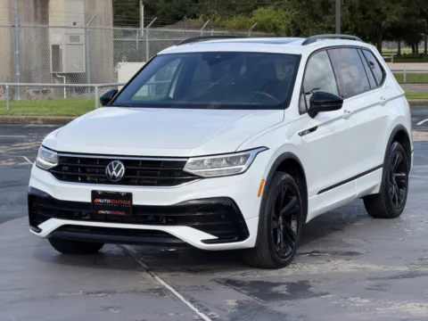 Another view of 2023 Volkswagen Tiguan SE R-Line Black for sale in Alvin, TX at Auto Boutique Texas