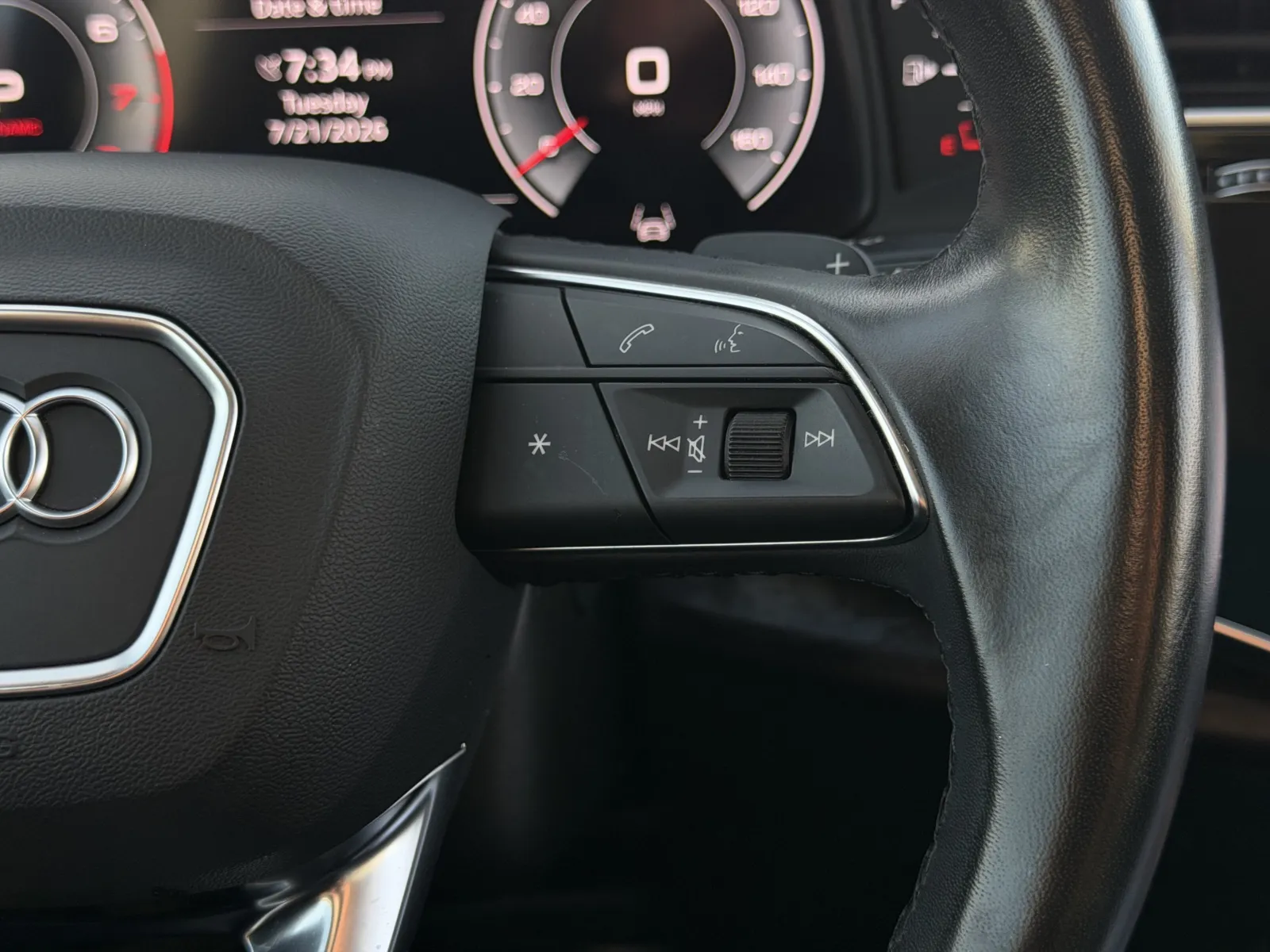 Audi Q7 photo 28