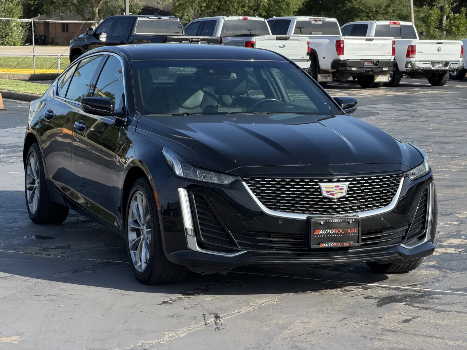 Cadillac CT5 photo 2