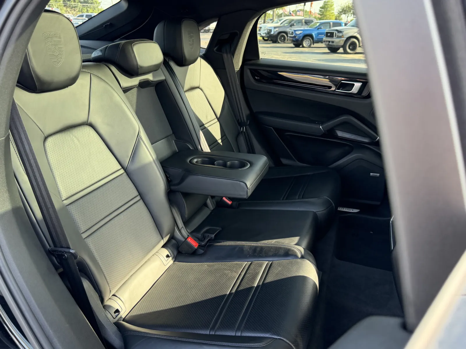 Porsche Cayenne photo 37
