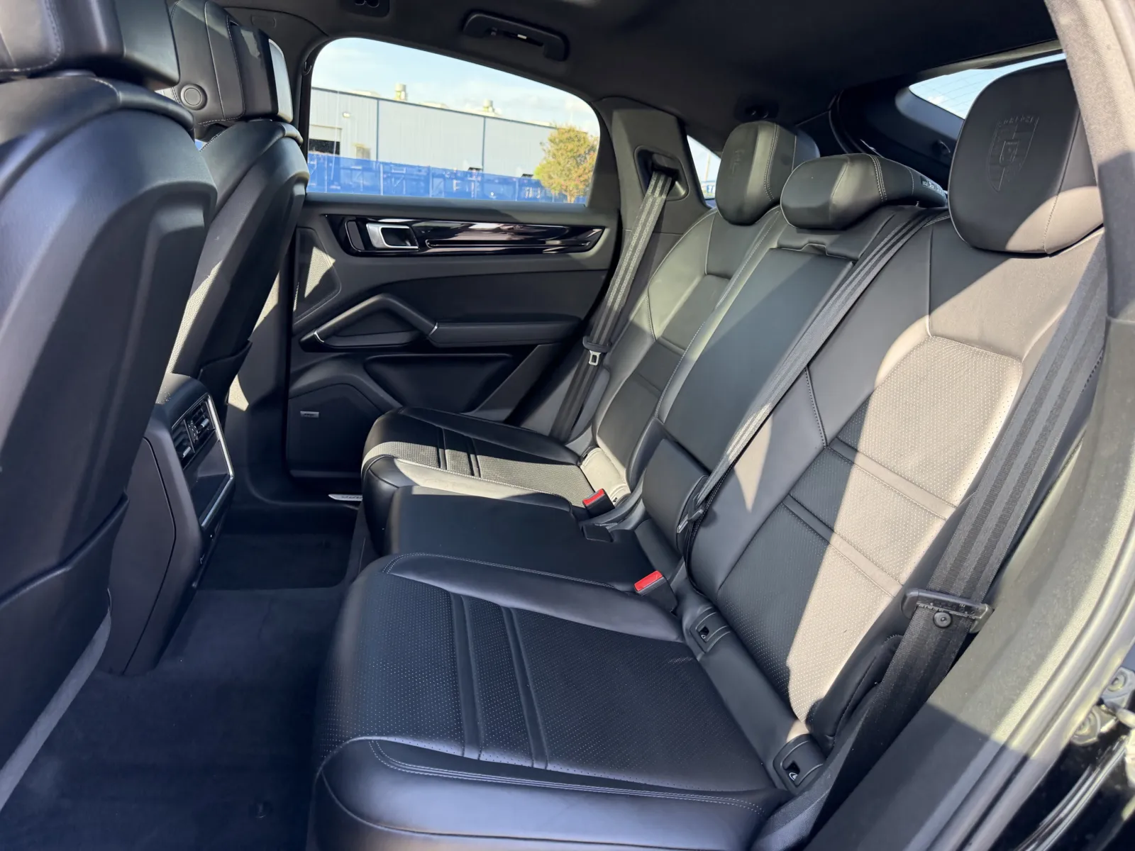 Porsche Cayenne photo 39