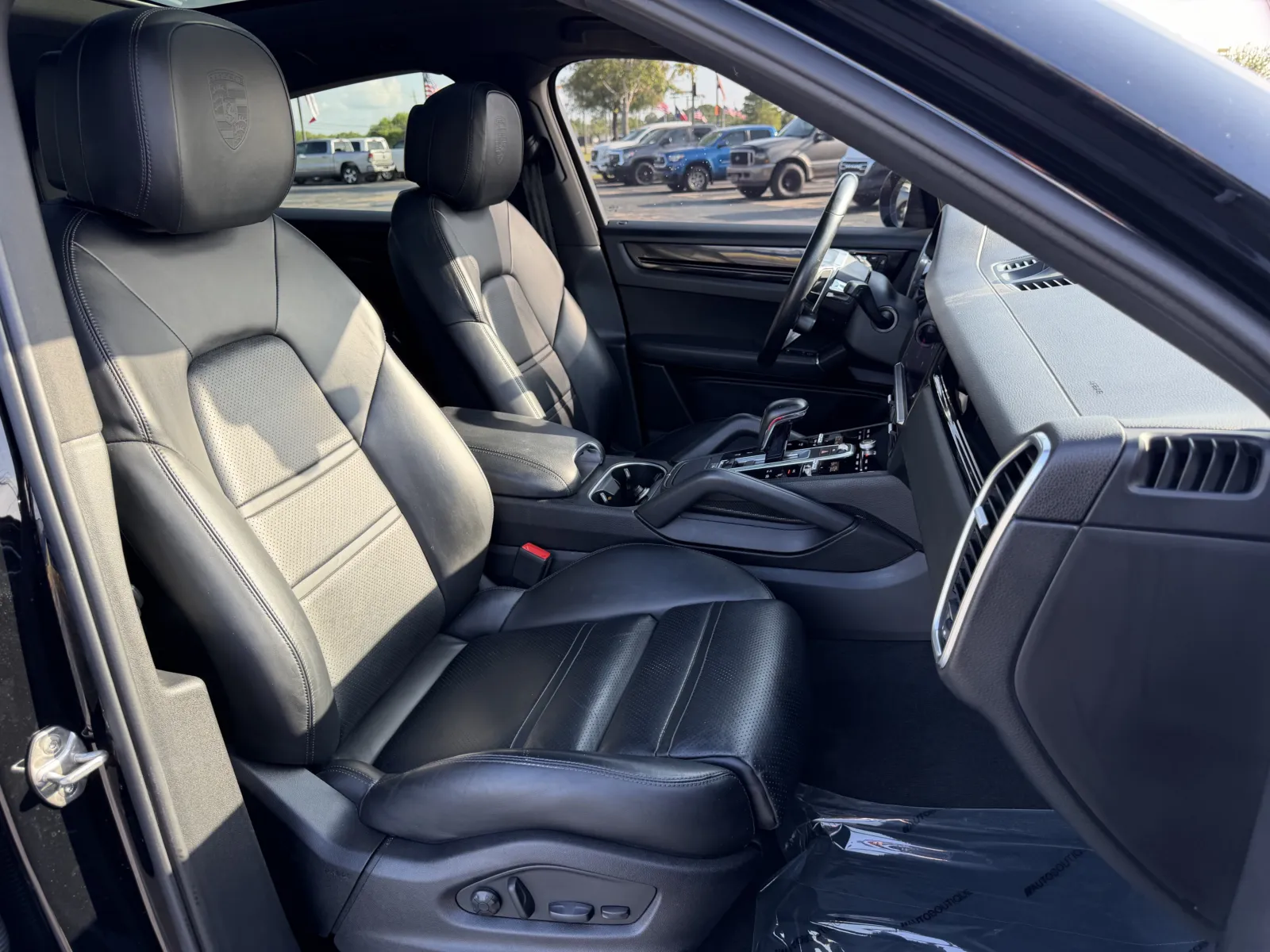 Porsche Cayenne photo 36