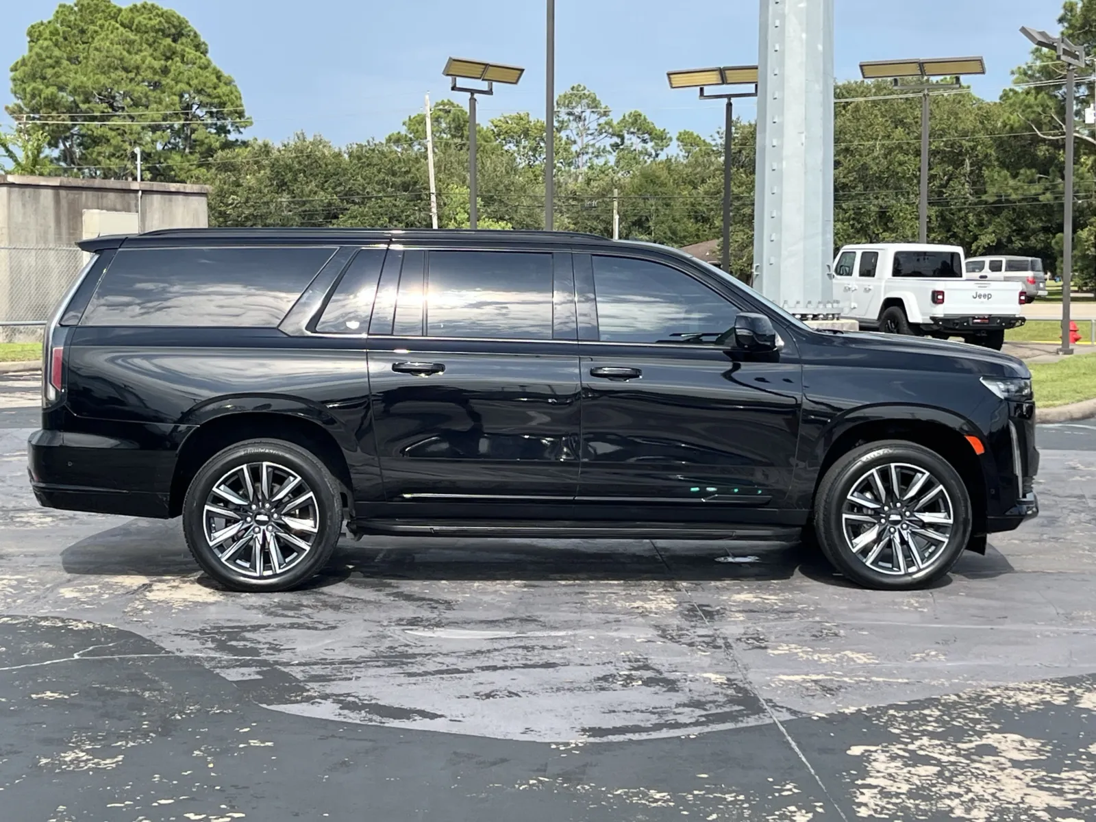 Cadillac Escalade ESV photo 12