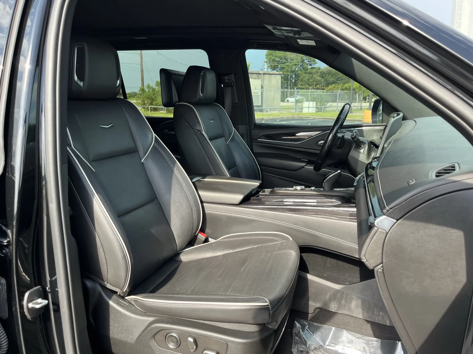 Cadillac Escalade ESV photo 28