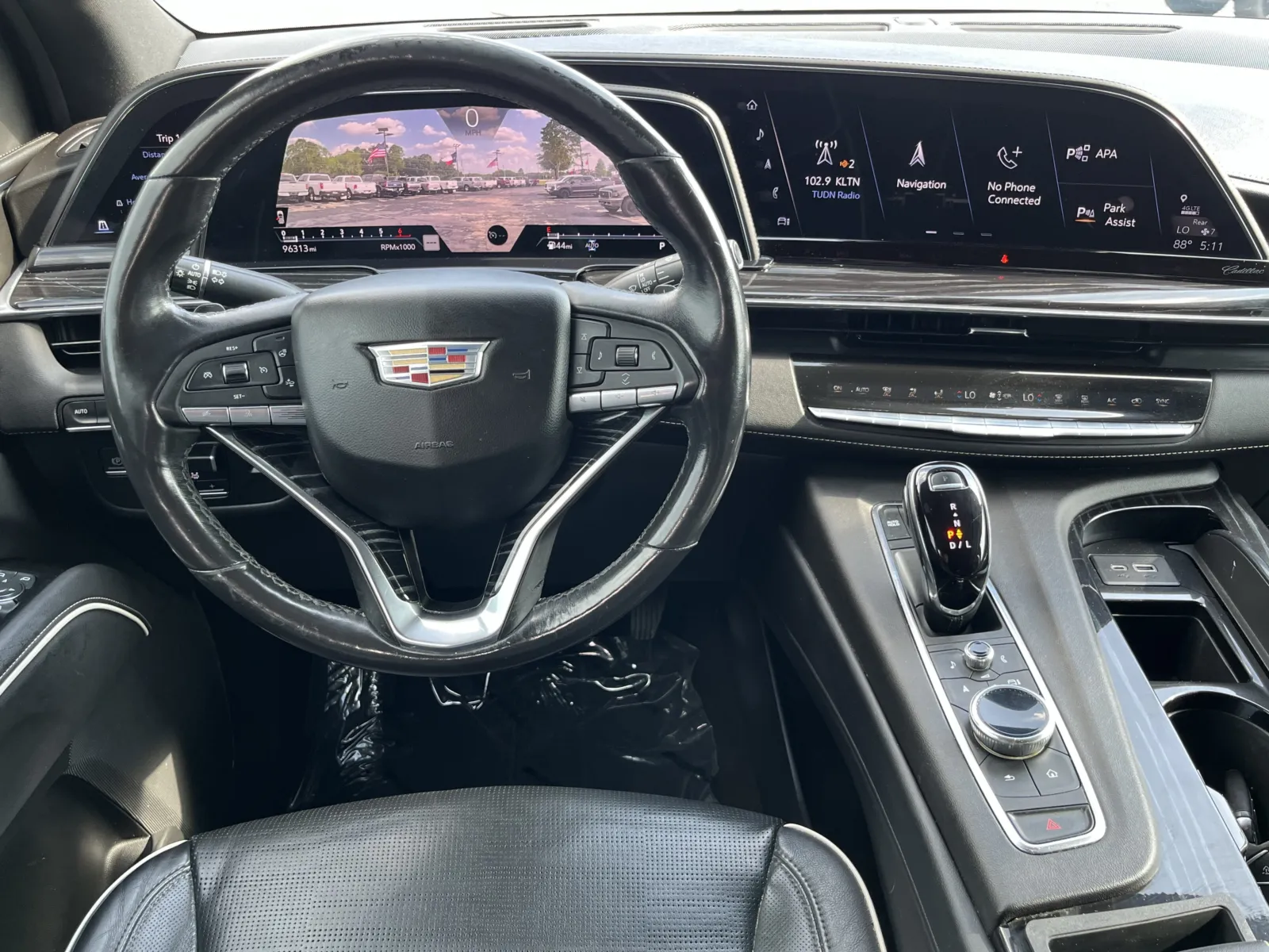 Cadillac Escalade ESV photo 15
