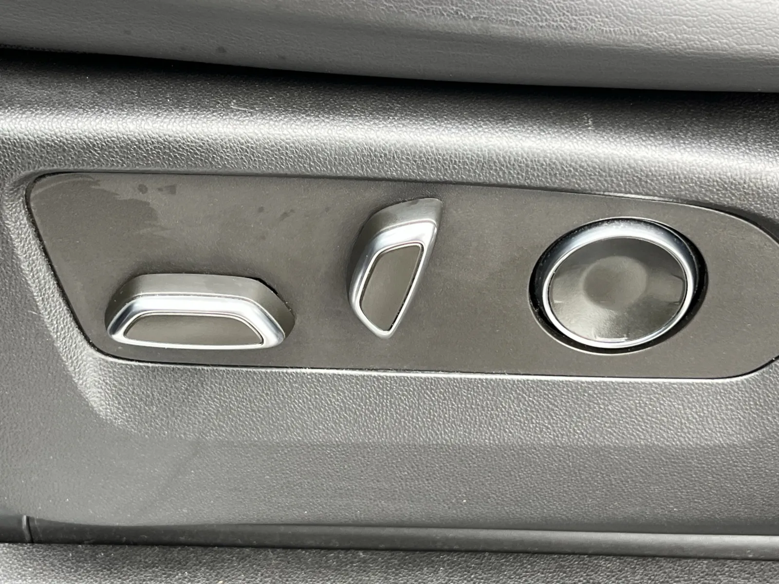 Cadillac Escalade ESV photo 25