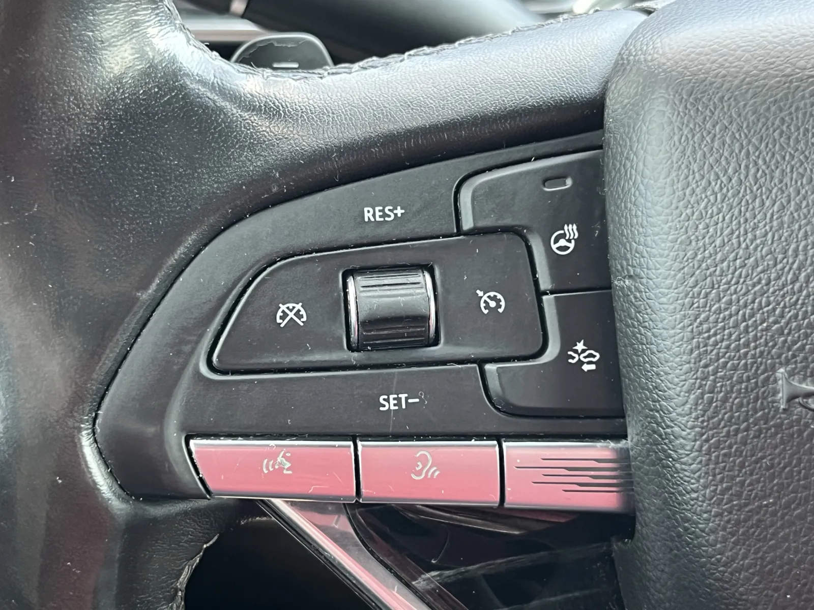 Cadillac Escalade ESV photo 17