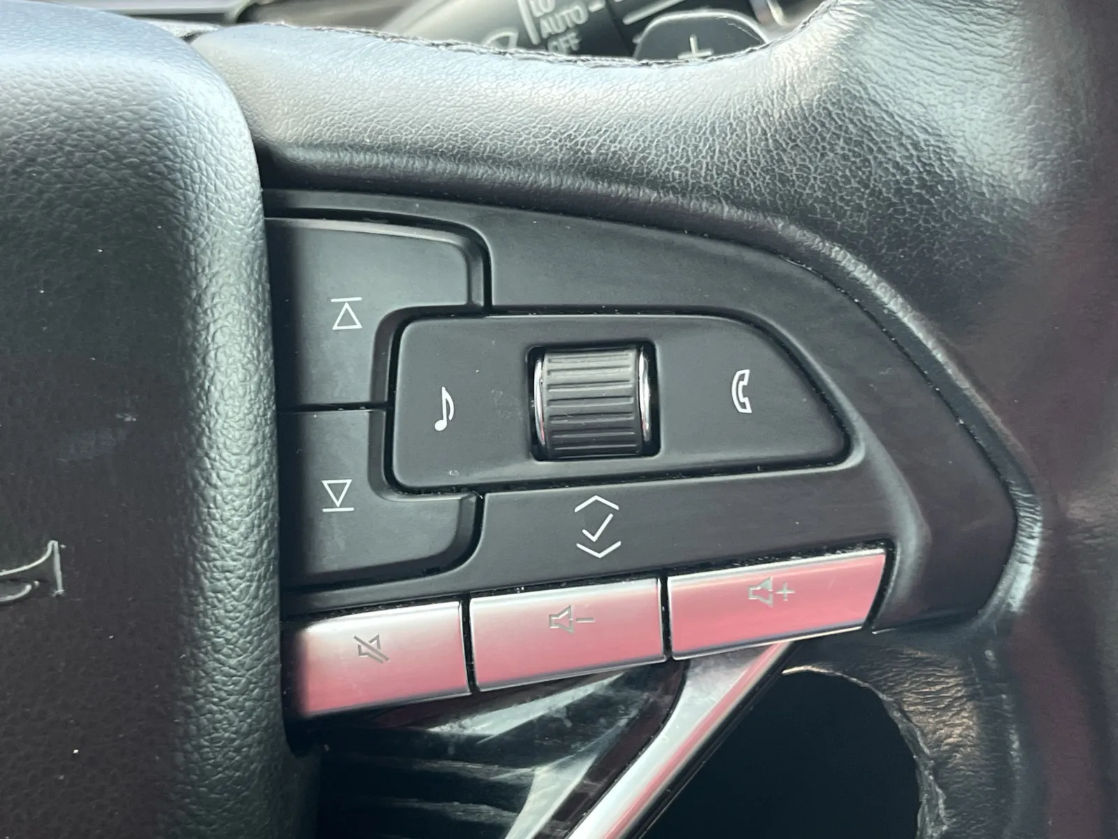 Cadillac Escalade ESV photo 18