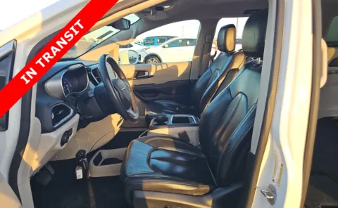 More photos of 2022 Chrysler Pacifica Touring L at Auto Boutique Texas, TX