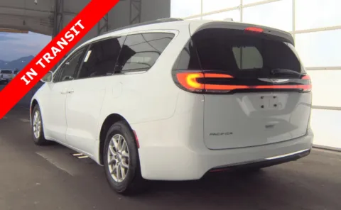 More photos of 2022 Chrysler Pacifica Touring L at Auto Boutique Texas, TX