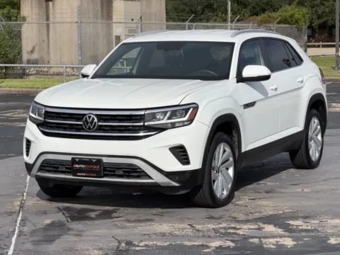 Another view of 2022 Volkswagen Atlas Cross Sport 3.6L V6 SE w/Technology for sale in Alvin, TX at Auto Boutique Texas