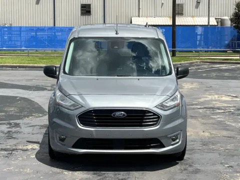 More photos of 2022 Ford Transit Connect Wagon XLT at Auto Boutique Texas, TX