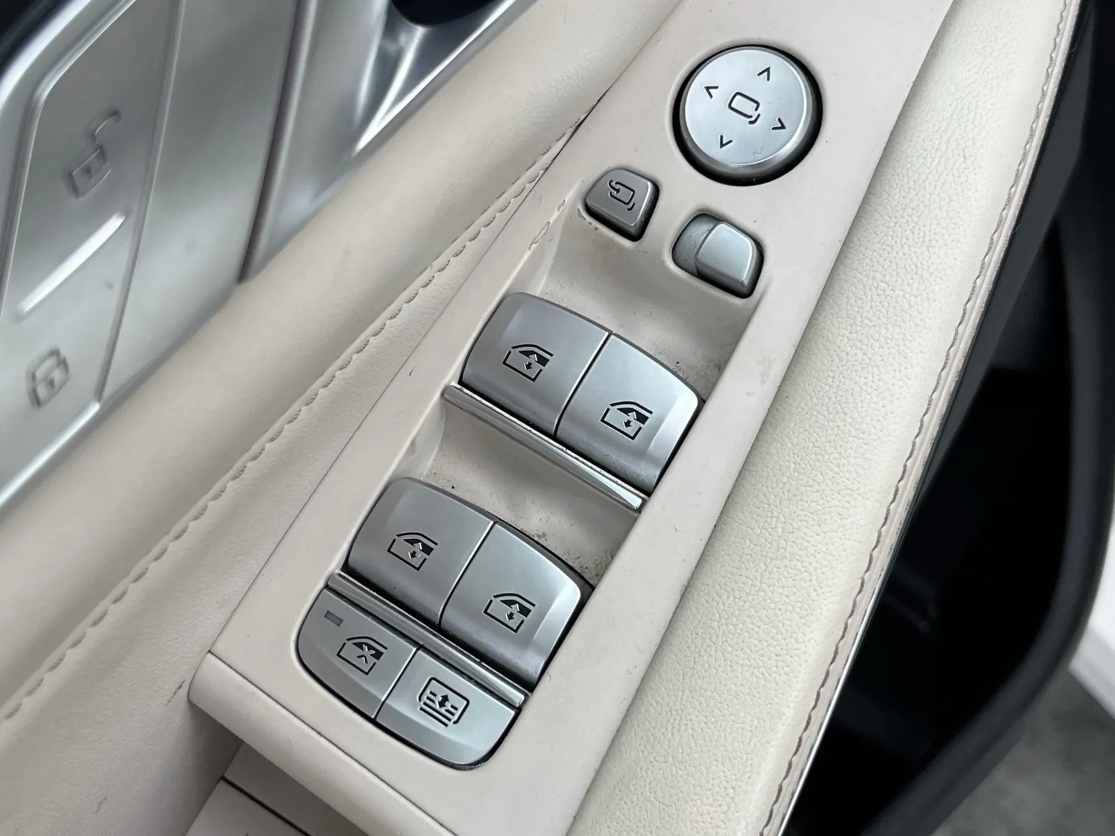 BMW X7 photo 28