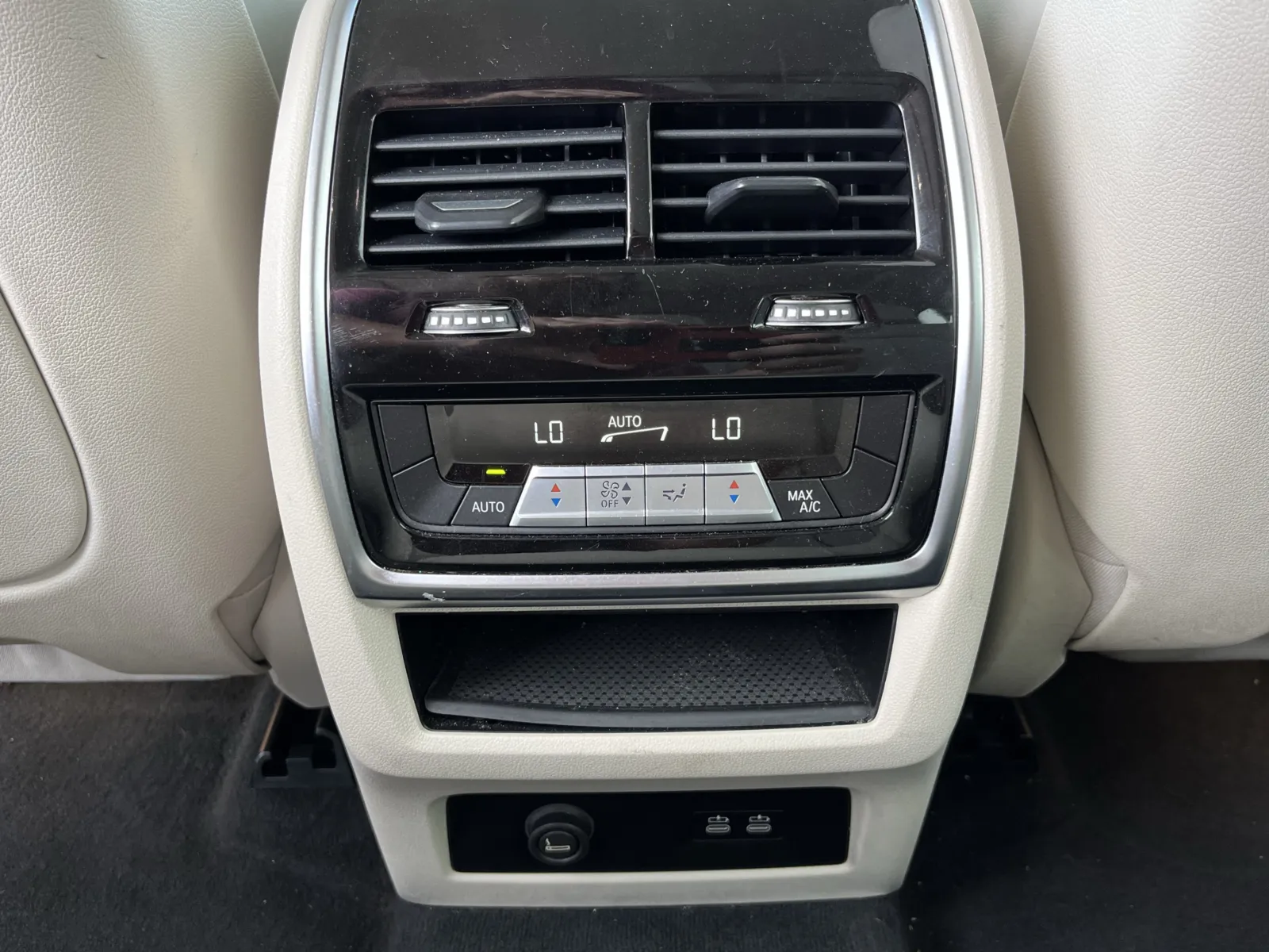 BMW X7 photo 30