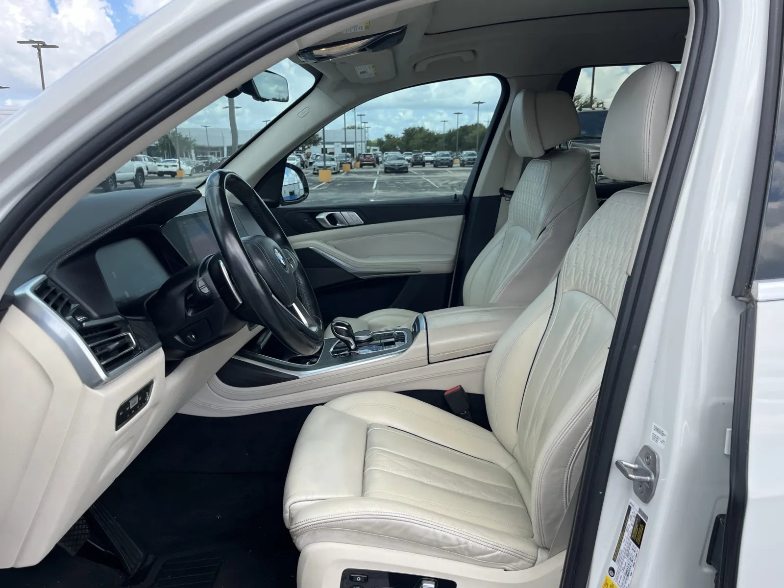 BMW X7 photo 32