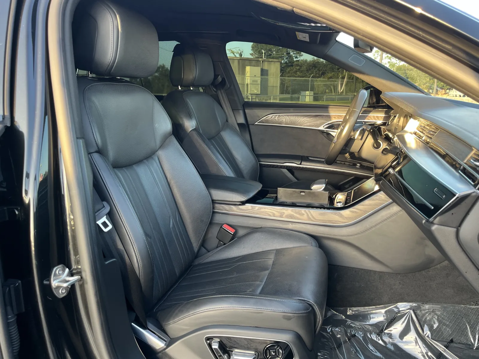 Audi A8 photo 28