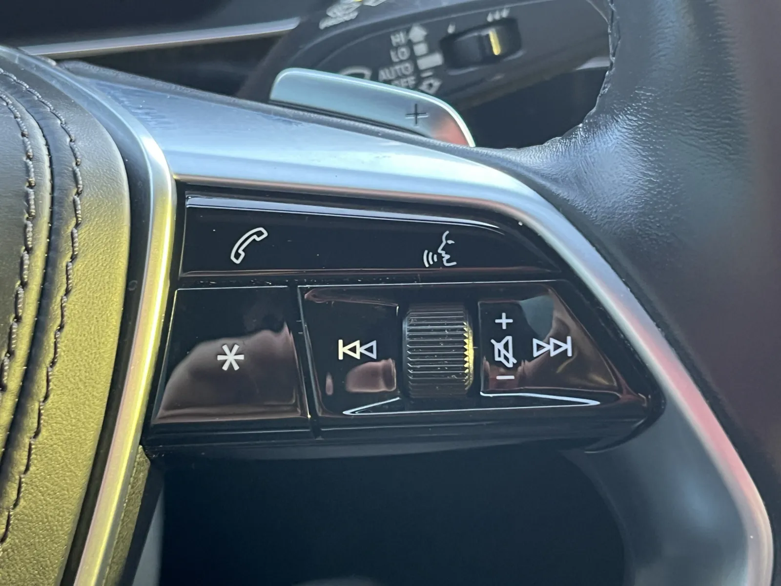 Audi A8 photo 17