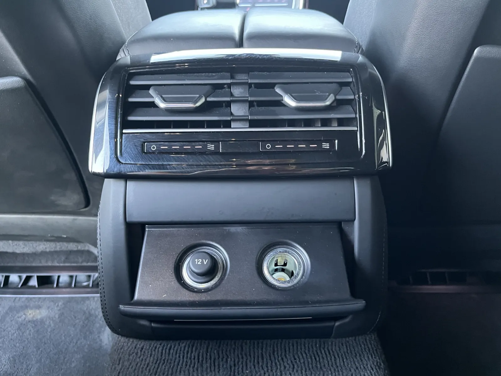Audi A8 photo 25