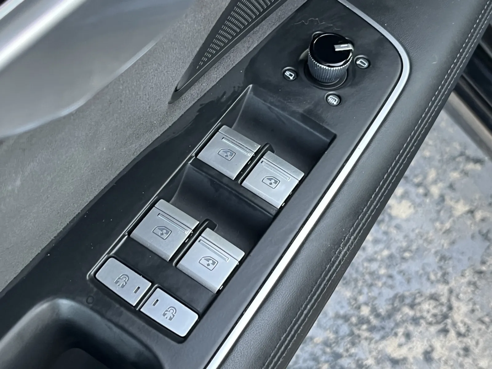 Audi A8 photo 23