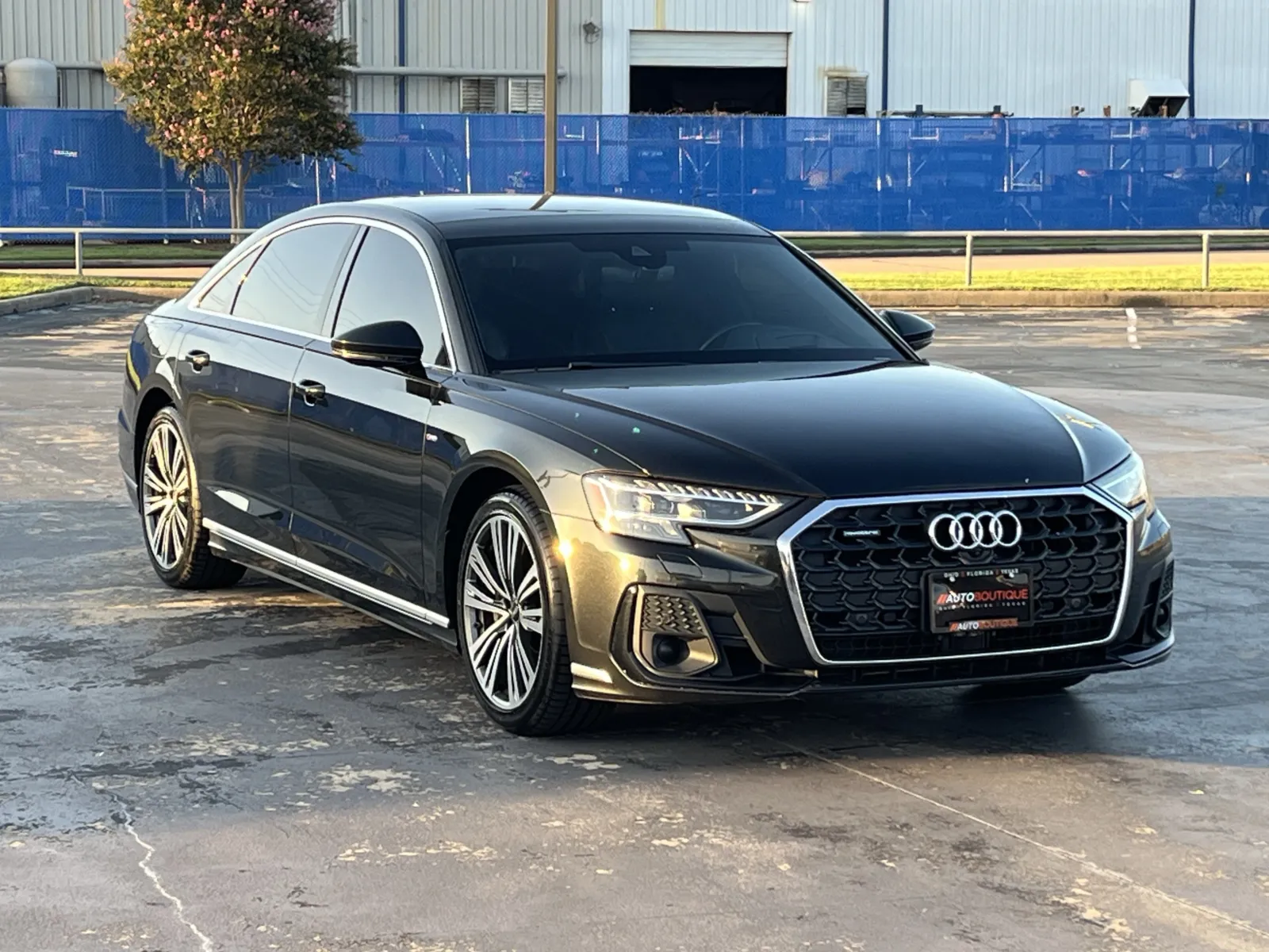 Audi A8 photo 3