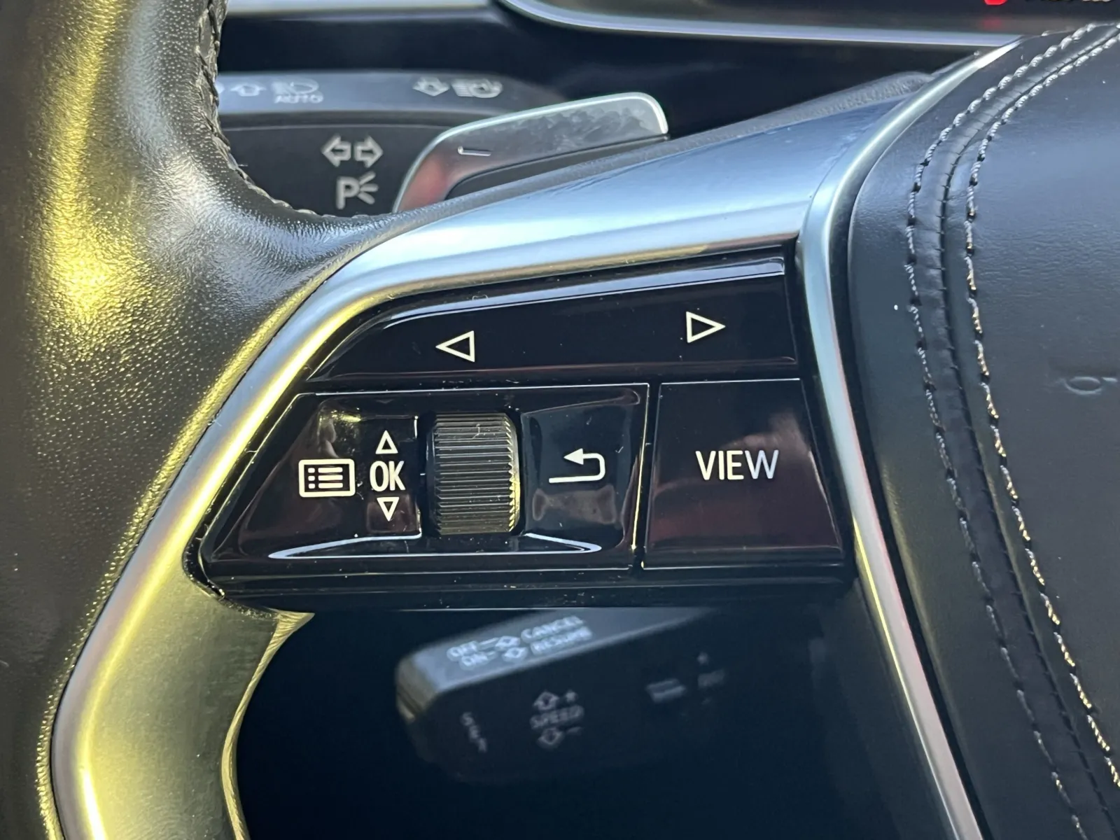 Audi A8 photo 16
