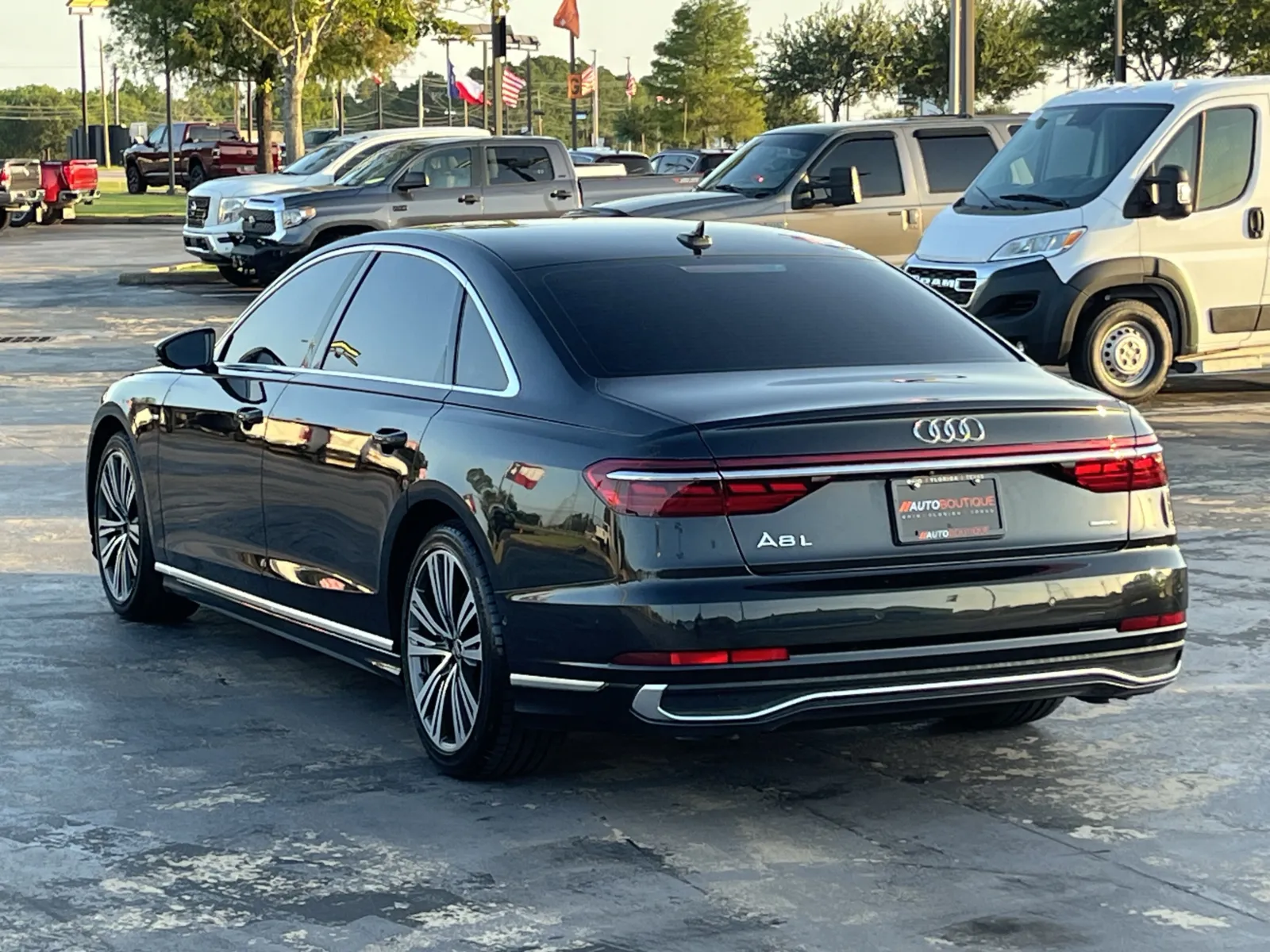 Audi A8 photo 8