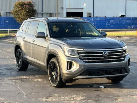 Another view of 2024 Volkswagen Atlas 2.0T SE w Technology for sale in Alvin, TX at Auto Boutique Texas