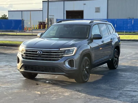 Photos of 2024 Volkswagen Atlas 2.0T SE w Technology for sale in Alvin, TX at Auto Boutique Texas