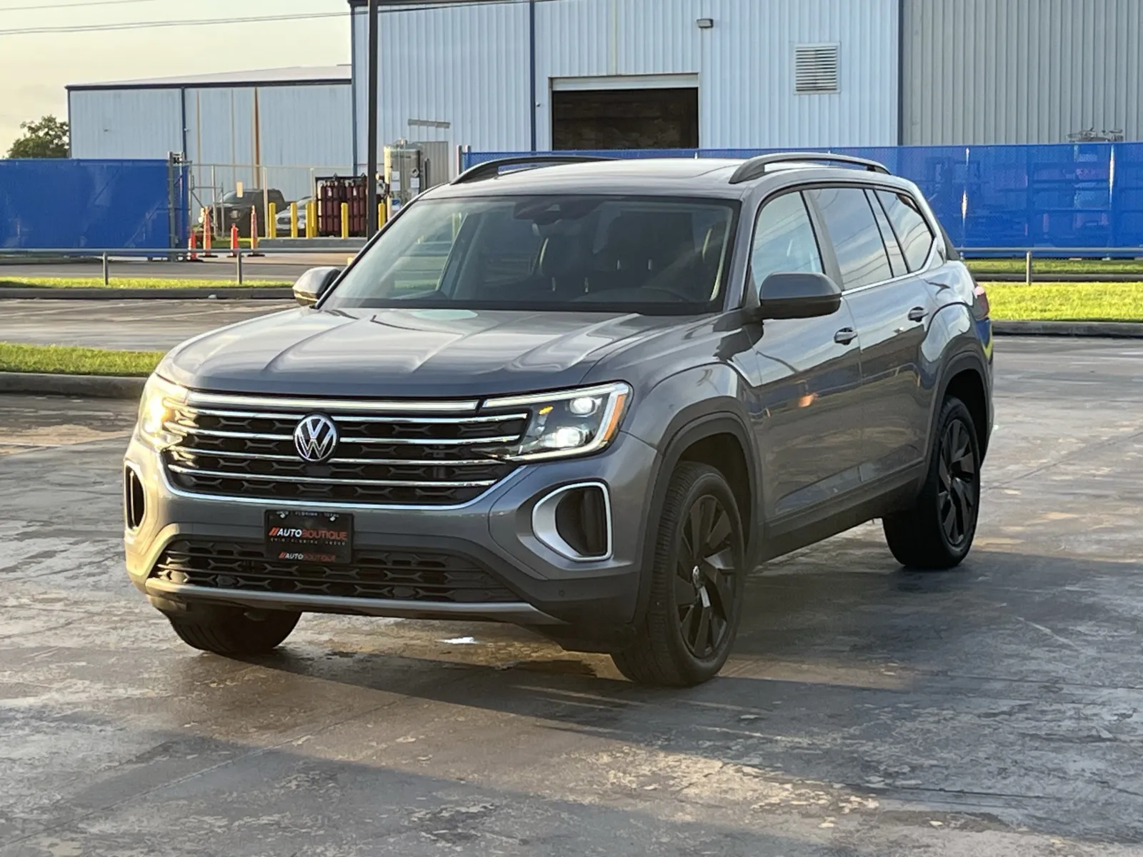 Volkswagen Atlas photo 2