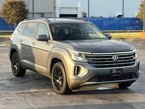 Another view of 2024 Volkswagen Atlas 2.0T SE w/Technology for sale in Alvin, TX at Auto Boutique Texas