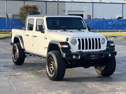 Another view of 2020 Jeep Gladiator Sport S for sale in Alvin, TX at Auto Boutique Texas