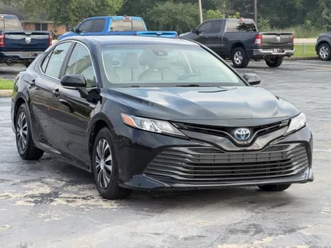 Photos of 2018 Toyota Camry Hybrid LE for sale in Alvin, TX at Auto Boutique Texas
