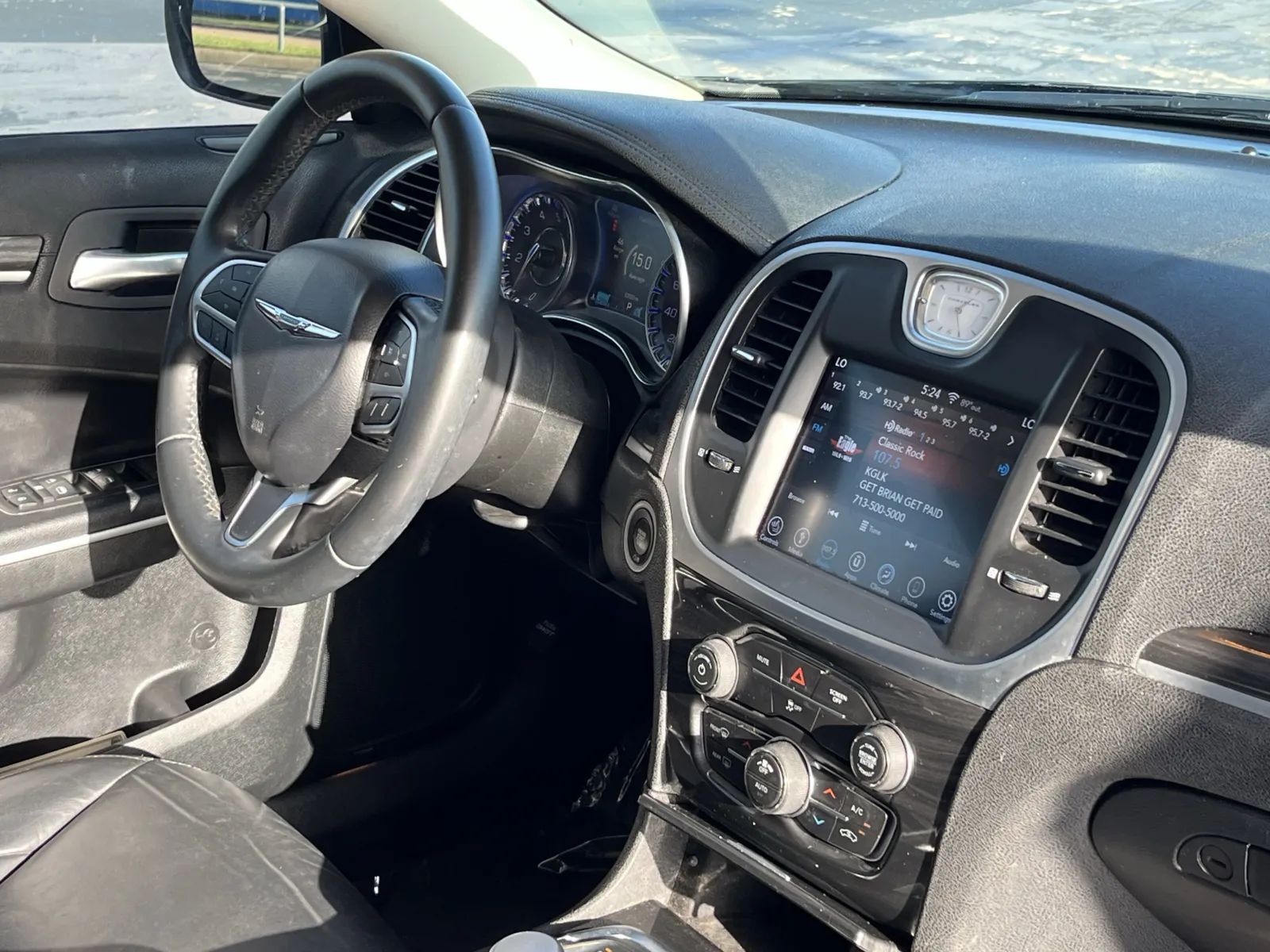Chrysler 300 photo 12