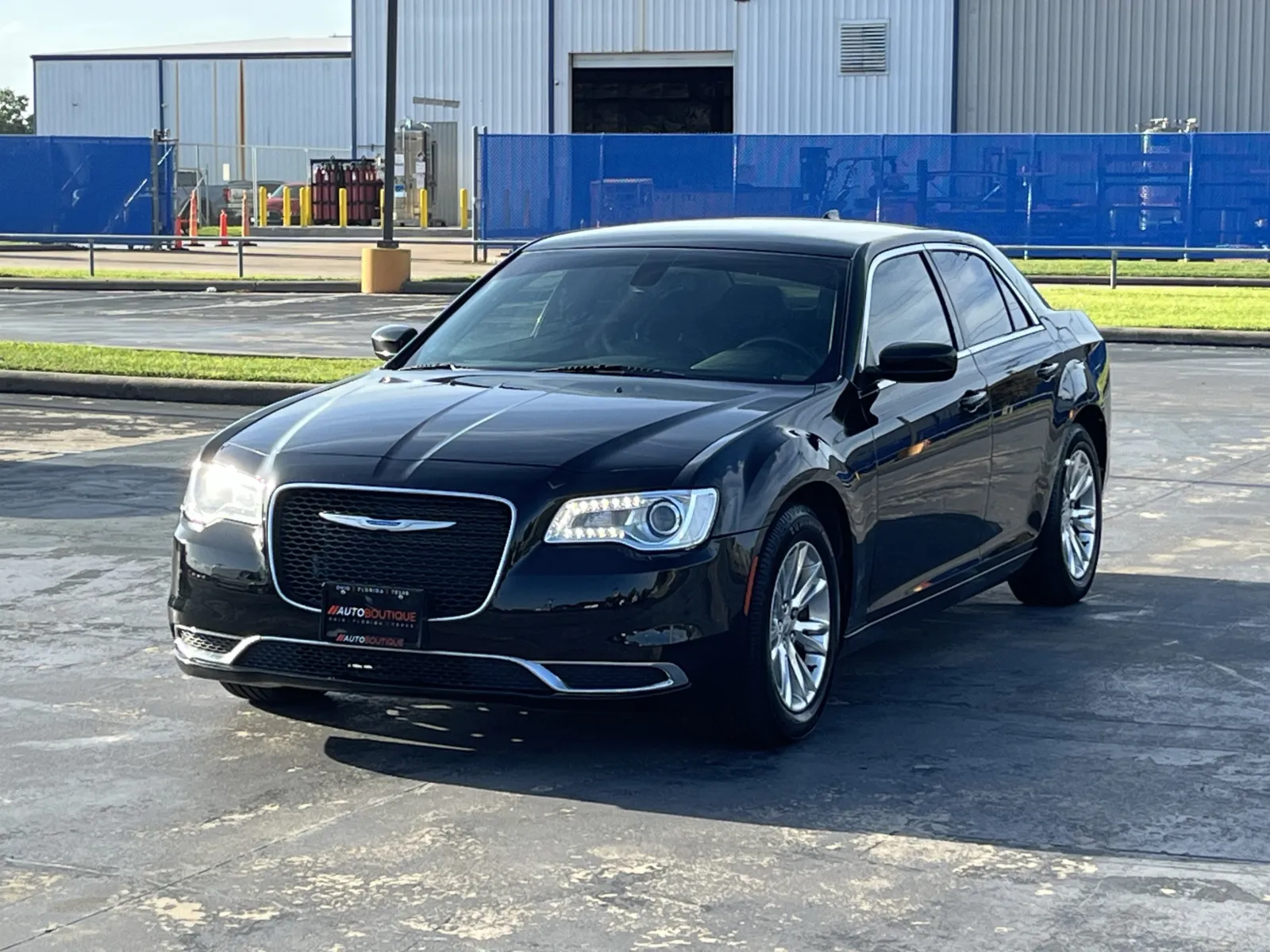Chrysler 300 photo 2