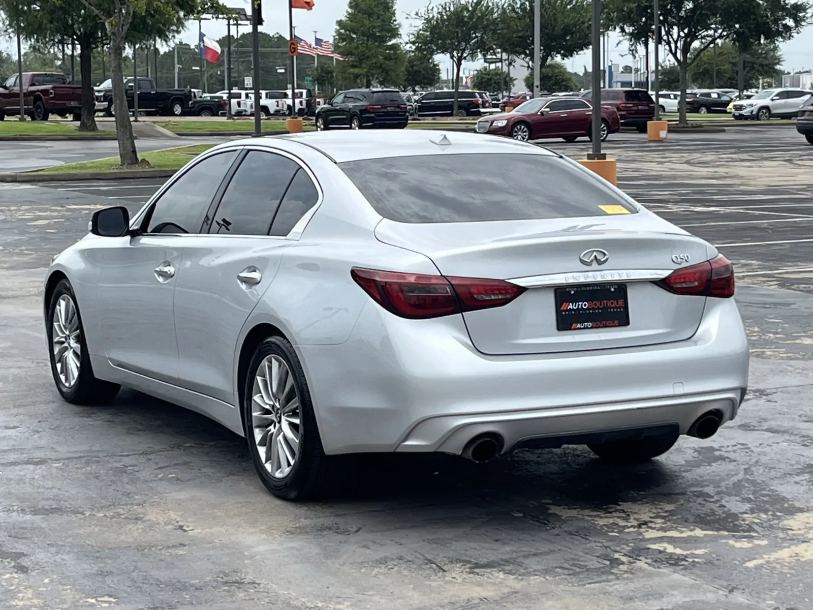 Infiniti Q50 photo 6