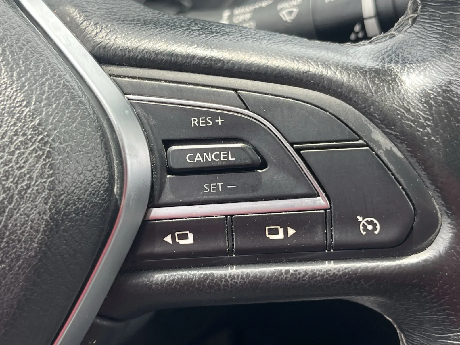 Infiniti Q50 photo 17