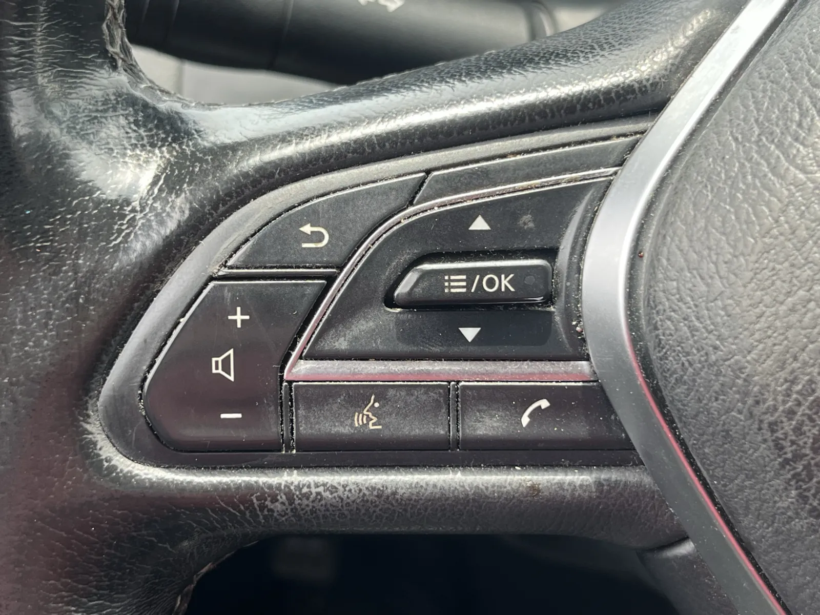 Infiniti Q50 photo 16