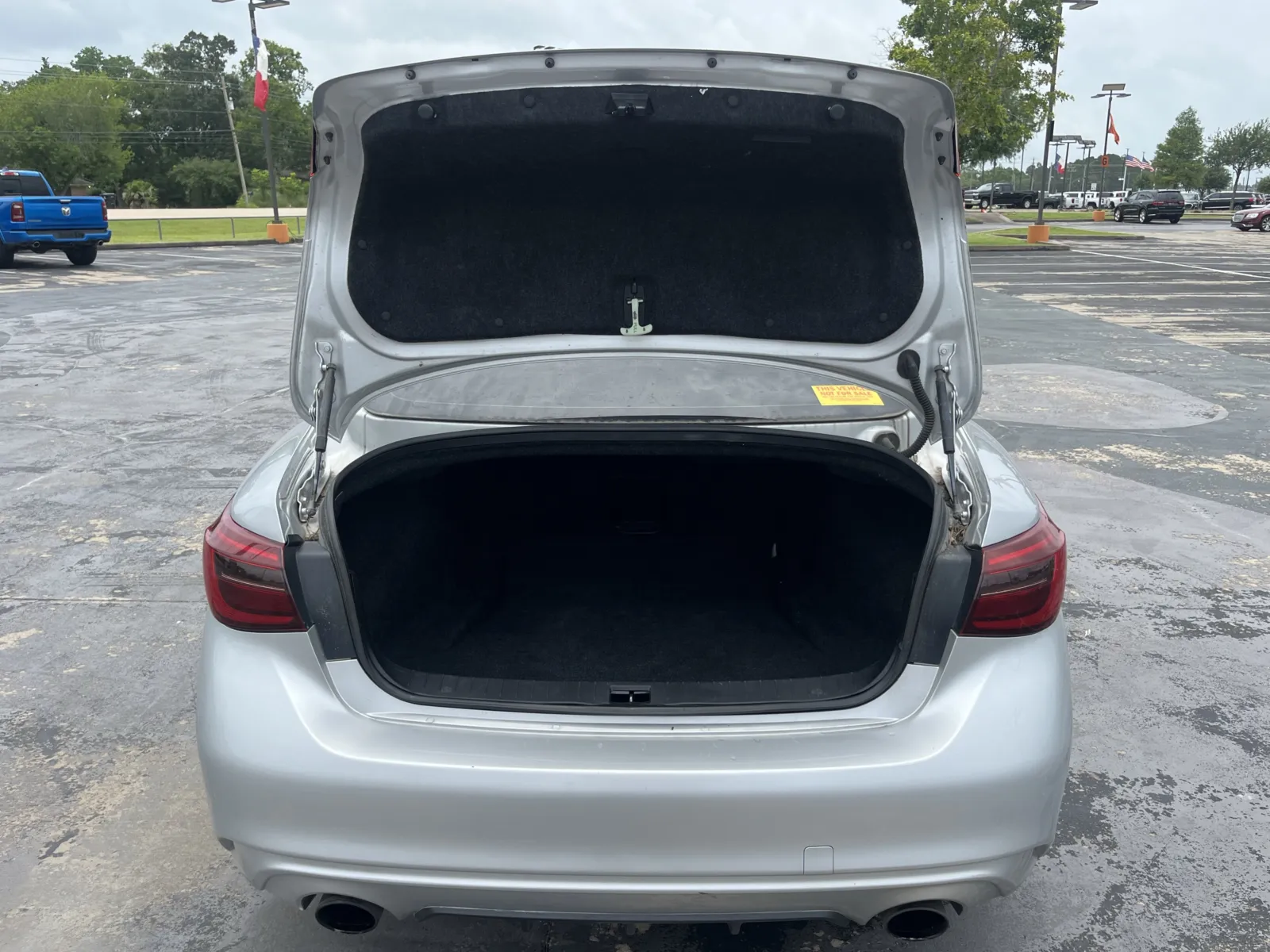 Infiniti Q50 photo 9