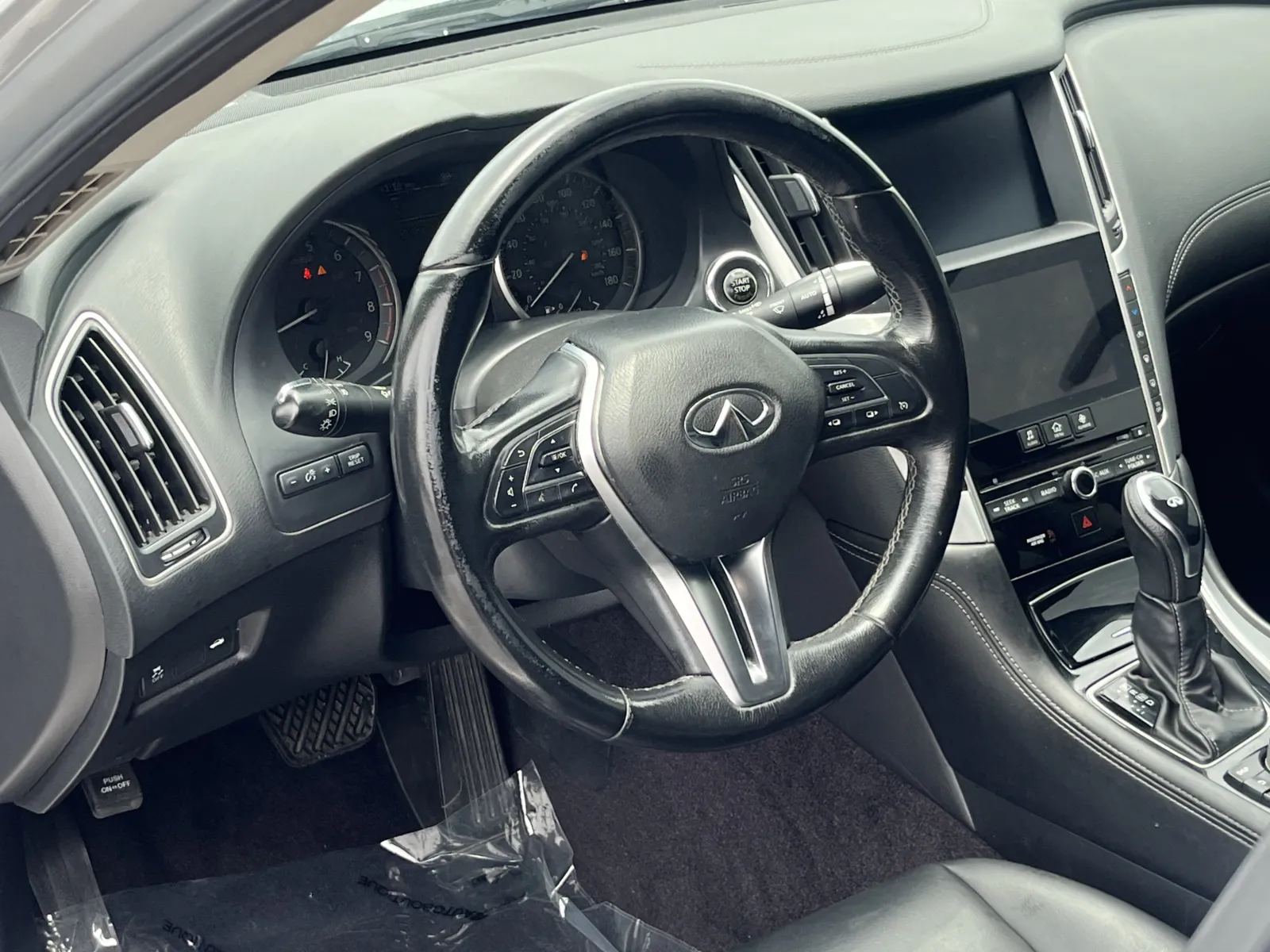Infiniti Q50 photo 12