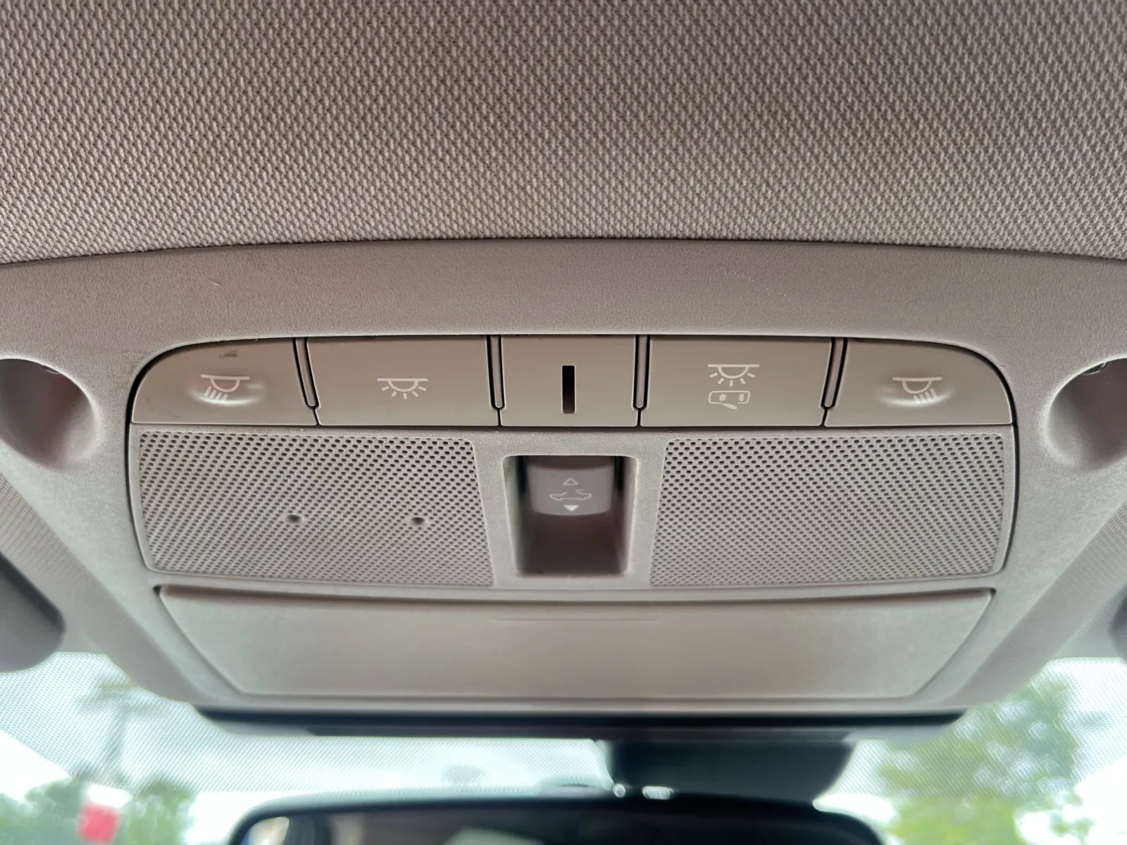 Infiniti Q50 photo 21