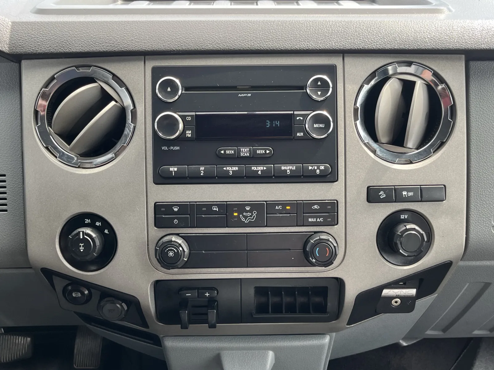 Ford F-250 photo 18